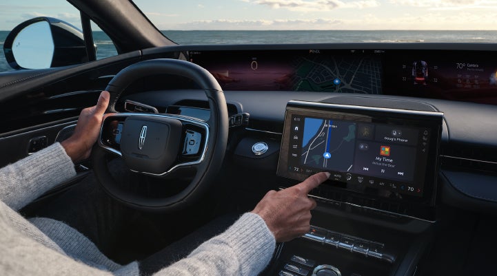 The driver of a 2024 Lincoln Nautilus® SUV interacts with the new Lincoln Digital Experience. | Sheehy Lincoln of Gaithersburg in Gaithersburg MD
